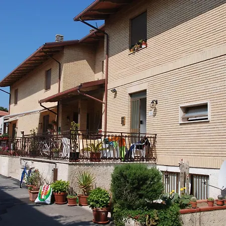 Casa Con Giardino E Terrazzo *