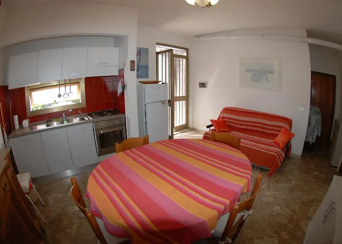 Casa Con Giardino E Terrazzo *